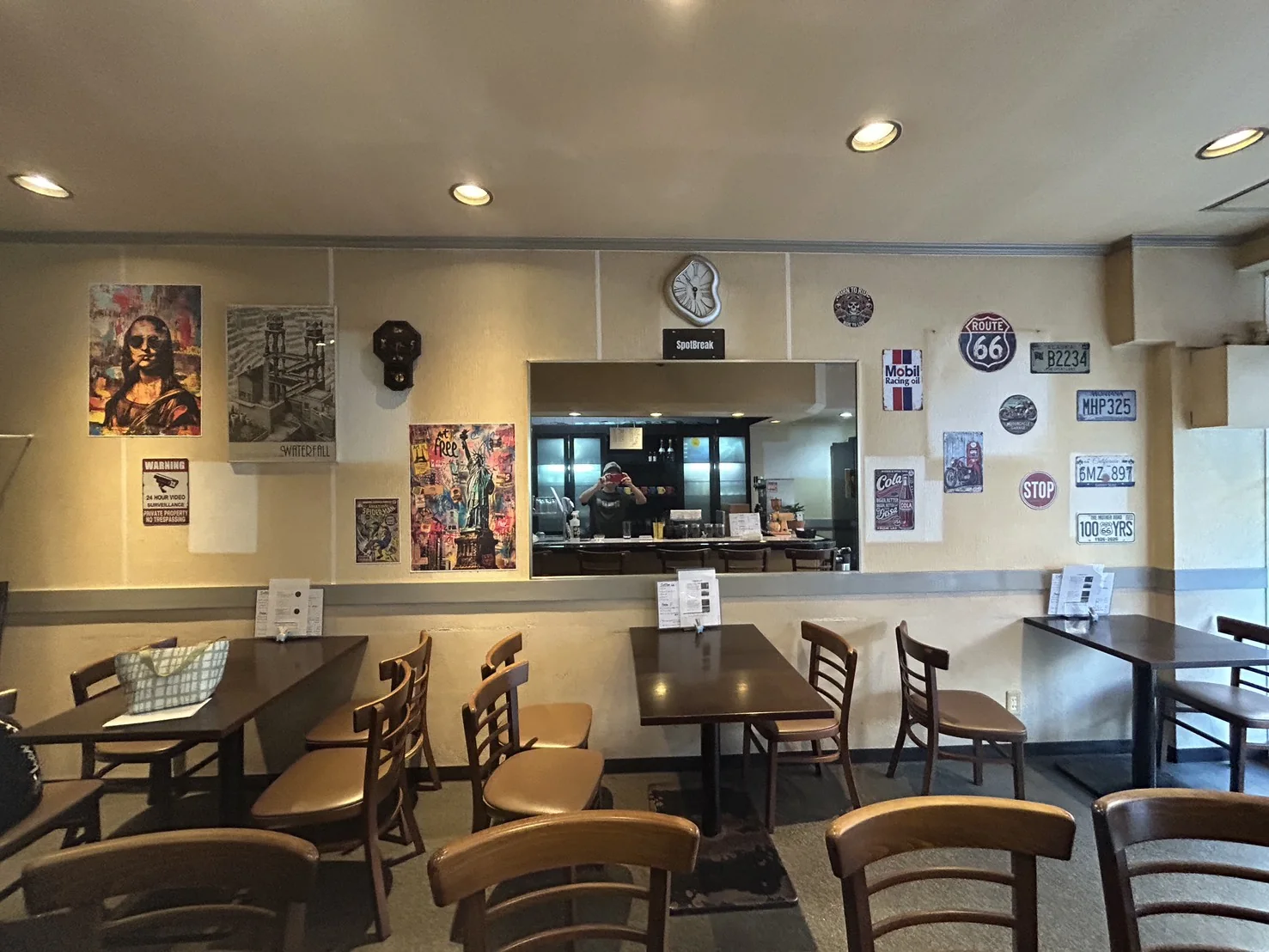 SpotBreakの落ち着いた店内